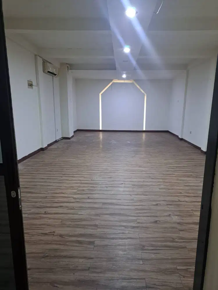 Setra sari Disewa Ruko 4 Lantai Lokasi Strategis Siap Pakai