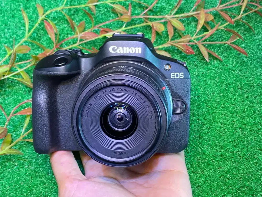 Kamera Canon EOS R100