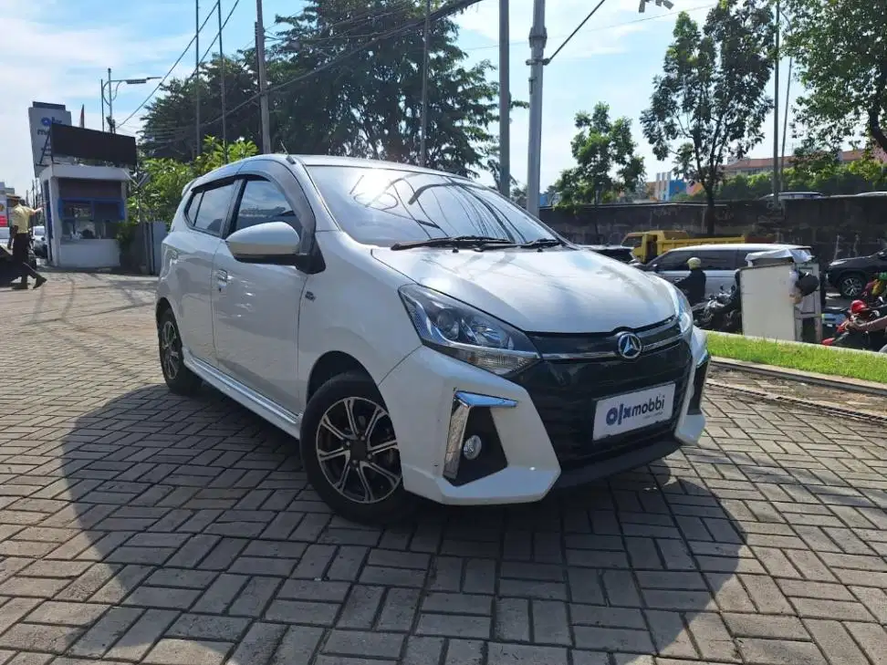 LOW DP Daihatsu Ayla 1.2 R Bensin-MT 2022 HFO
