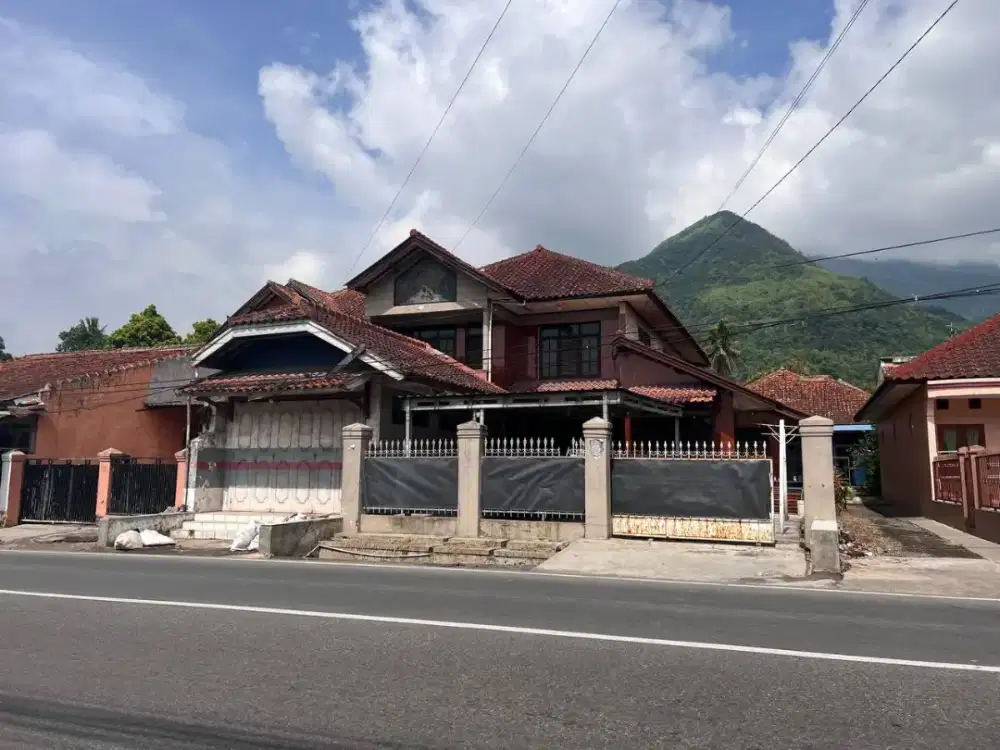 Disewakan Rumah + Ruko Stategis, Siap Huni Cocok untuk Tinggal & Usaha