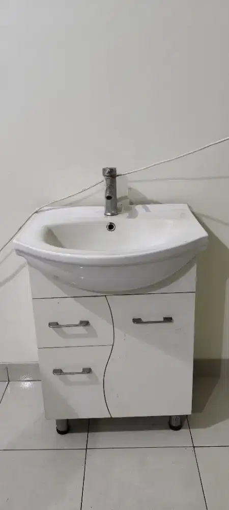 Preloved Wastafel + Rak Portable