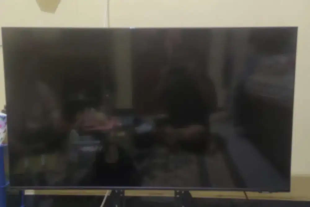 Televisi TV Samsung AU8000 2021 Bekas 43 inc