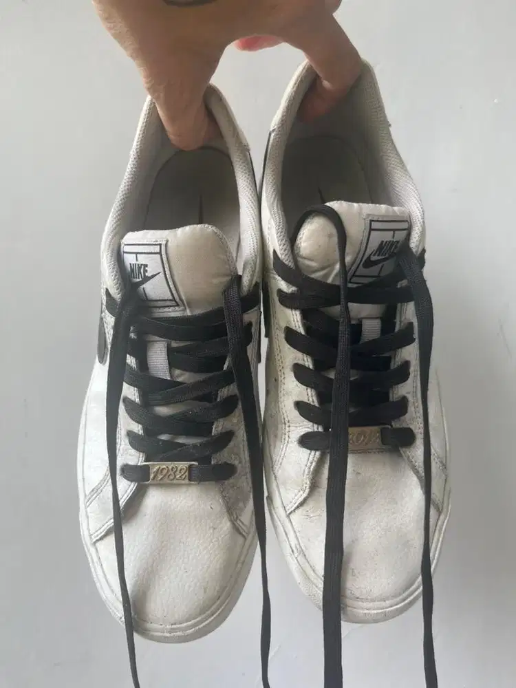 Sepatu nike court royale white/black