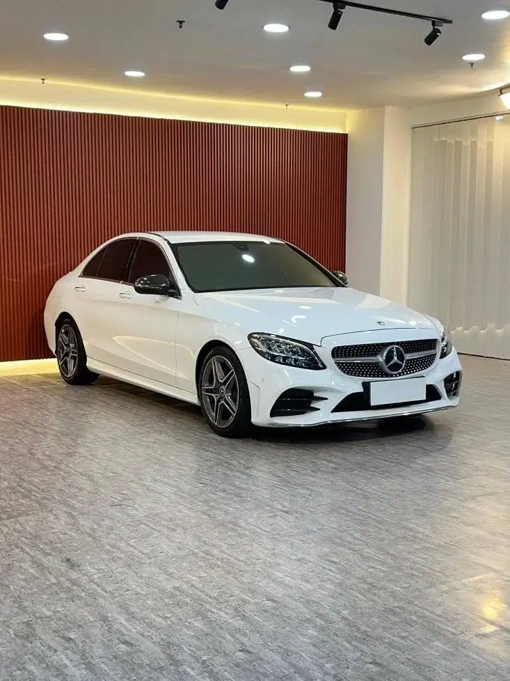 Mercedes Benz C200 AMG Line 2.0 AT Tahun 2021