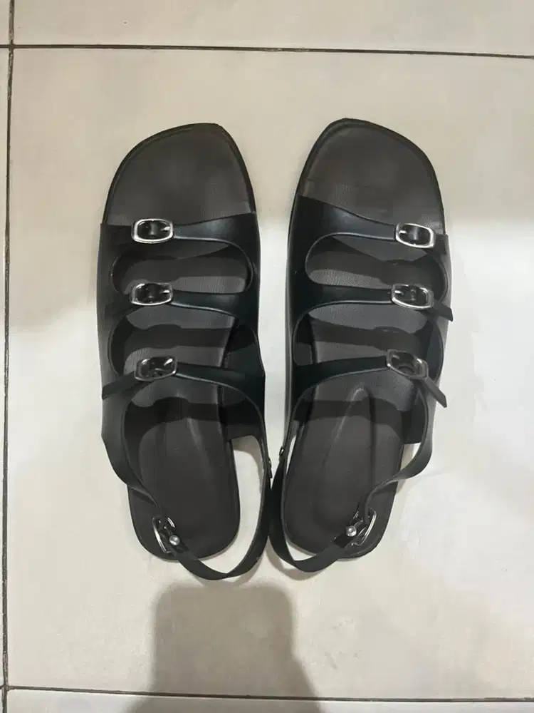 Prelove sepatu sendal