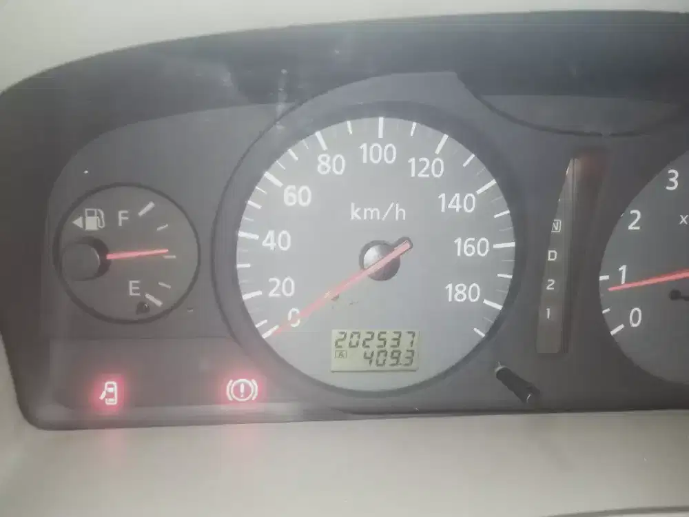 Nisan Serena  Ct 24 Hwy