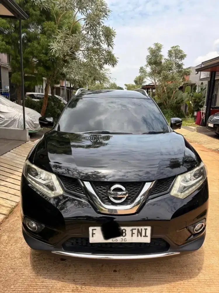 Nissan X-Trail 2.0 AT Hitam Pemakaian Pribadi