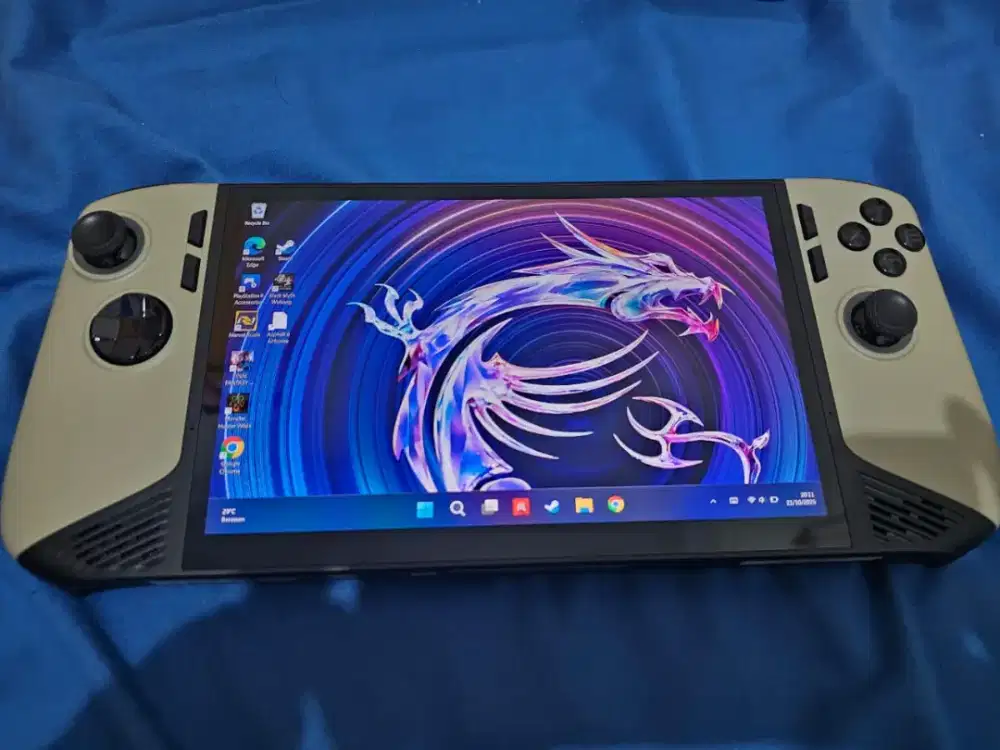 MSI Claw 8+ 7 Ultra like new