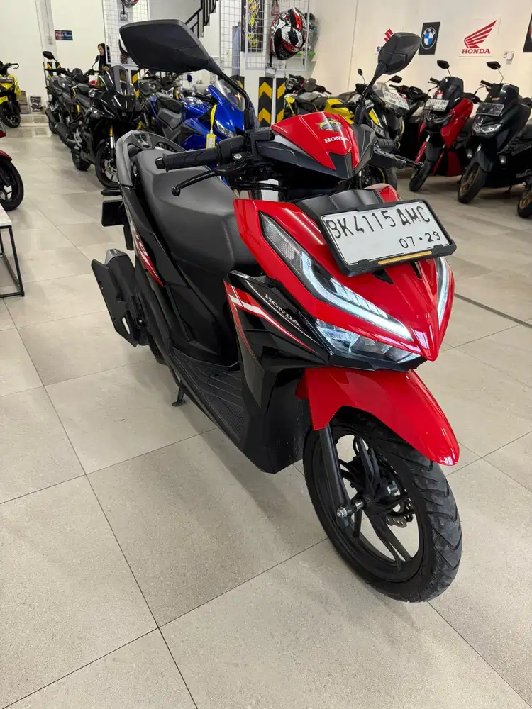 Honda Vario 125 CBS tahun 2024 warna Merah Hitam Vario125 CC Matic New