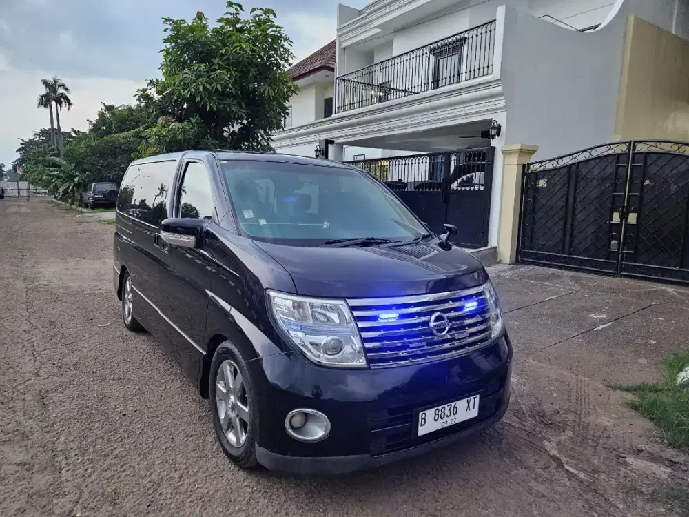 Jual Cepat MPV Mewah Nissan Elgrand Mulus Ori semua Barang simpanan