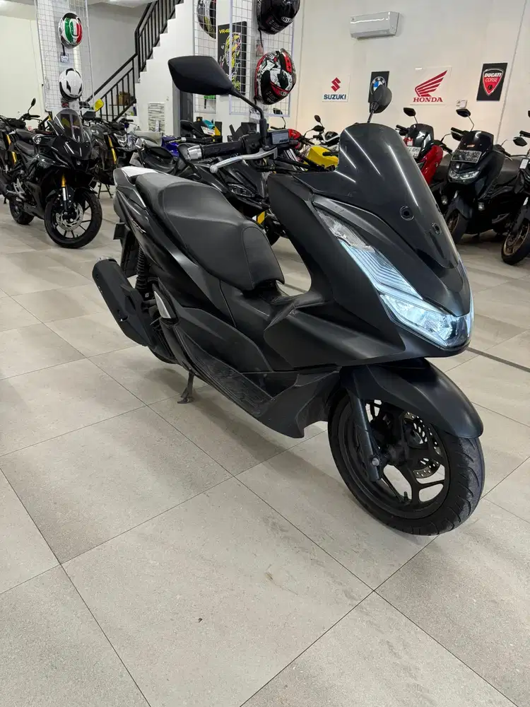 Honda PCX 160 Tipe CBS tahun 2022 warna Hitam Doff PCX160 CC Matic New