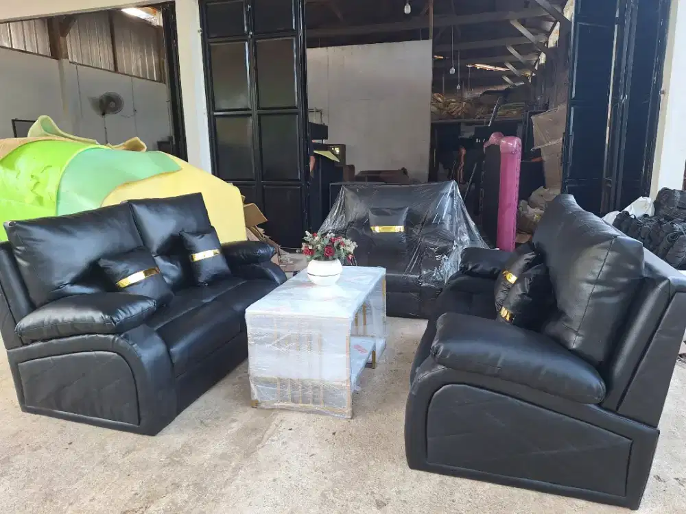 Ready Sofa Pajero 221 Meja industrial besi