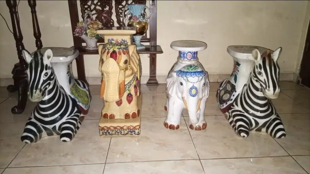 Keramik Gajah dan Zebra Antik