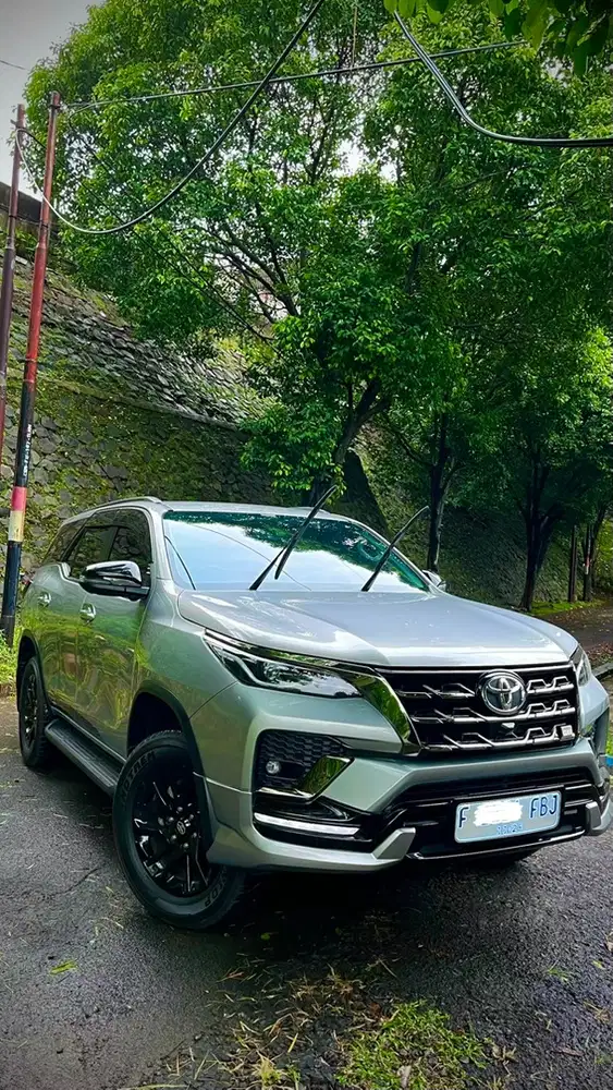 Toyota Fortuner GR 2.8 4x2 A/T 2023