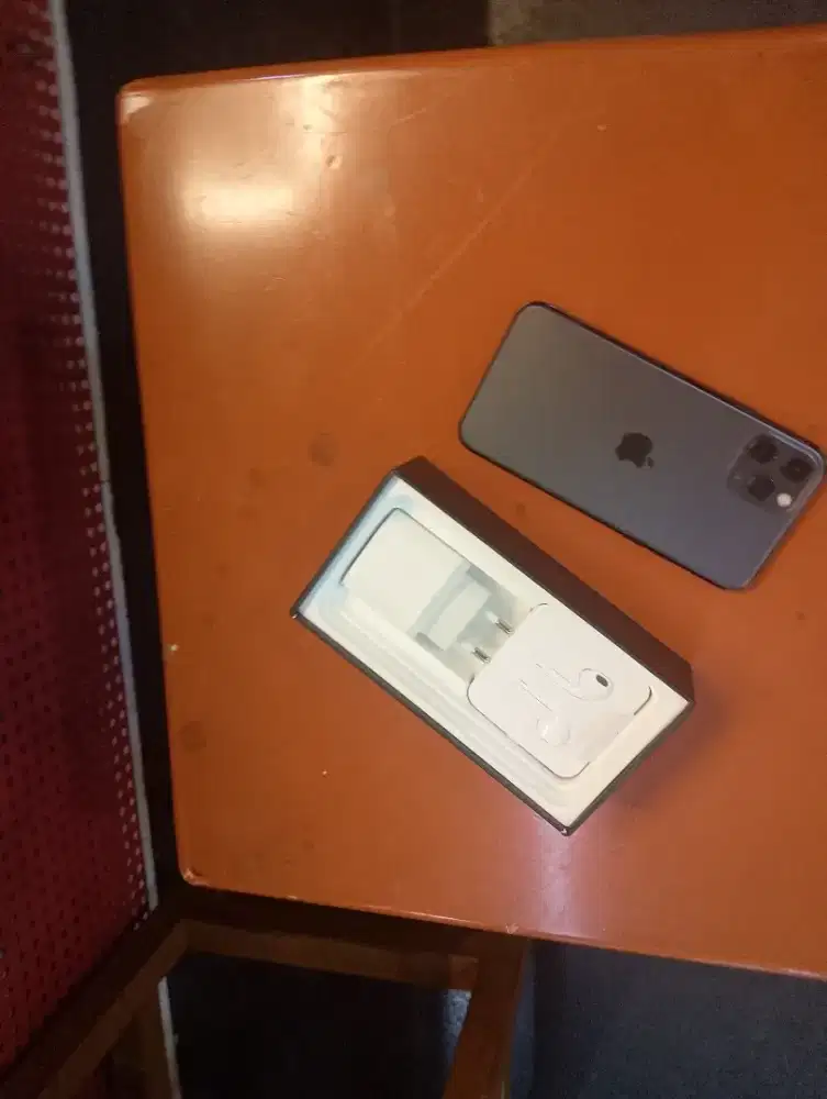 Iphone 11 pro max 256gb karena baru 4G