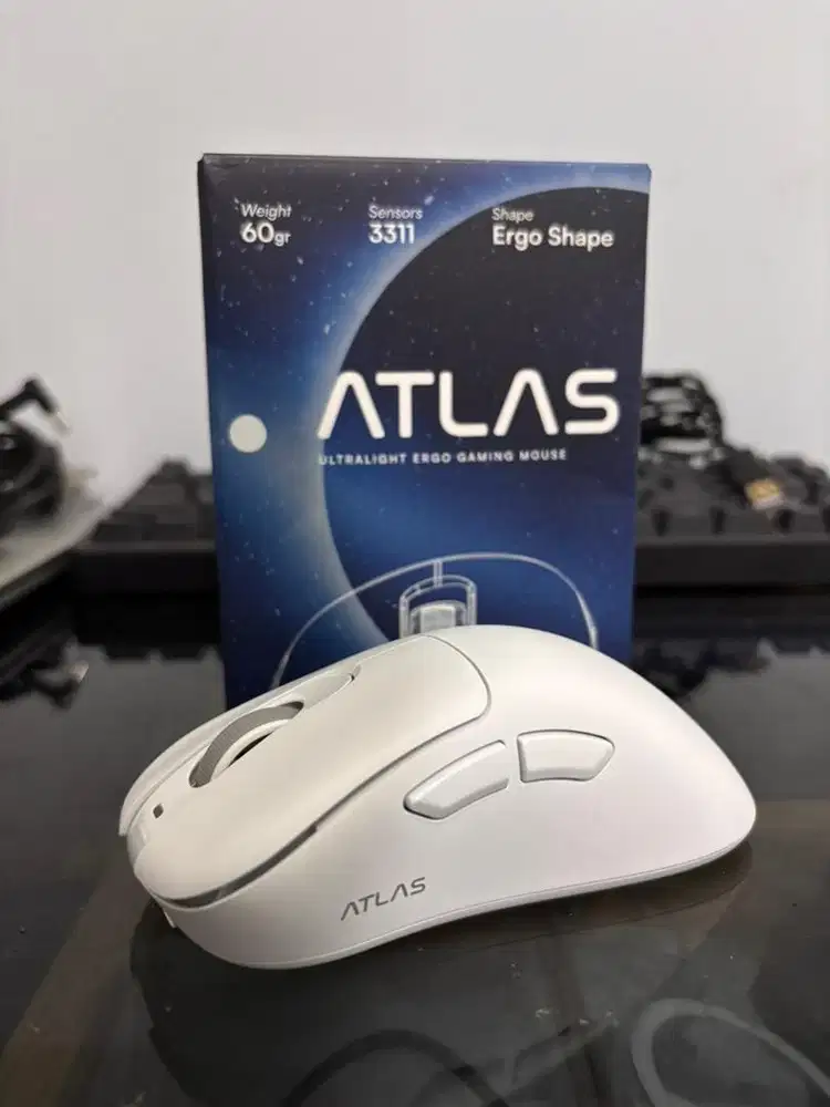ATLAS Ultralight Wireless Ergo Gamis Mouse by Press Play white