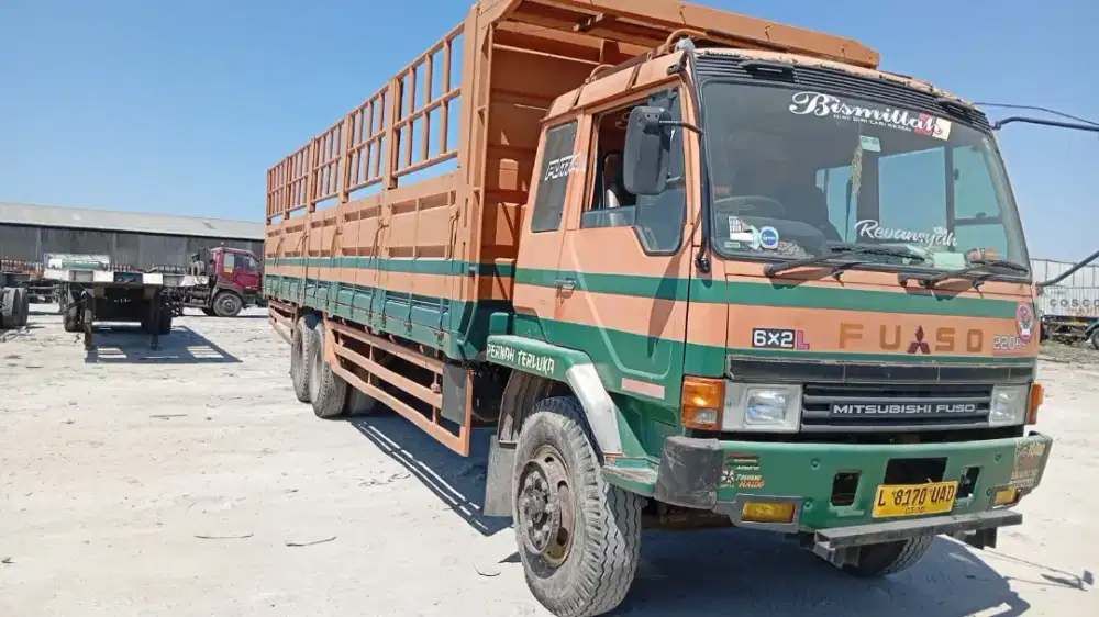 MITSUBISHI TRONTON FUSO SUPER LONG KONDISI ISTIMEWA