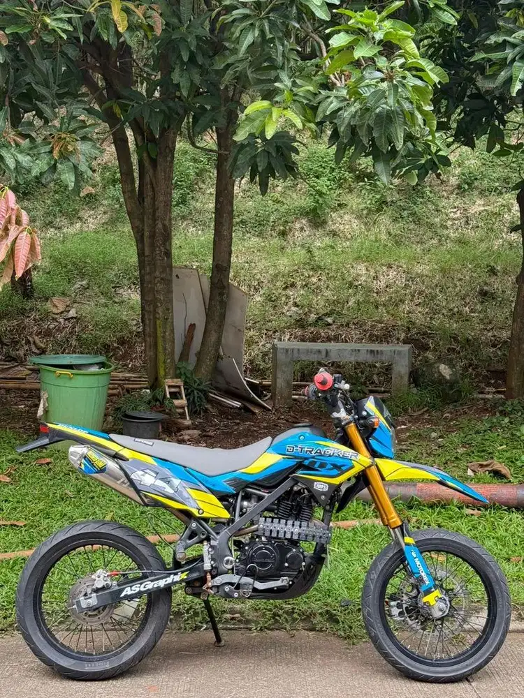 KAWASAKI DTRACKER SE 2019 tahun 2019 good condition SS Lengkap