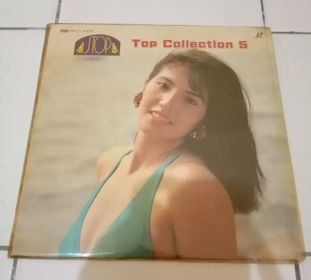 Piringan Laserdisc Top Collection 5, lagu Indonesia dan barat.