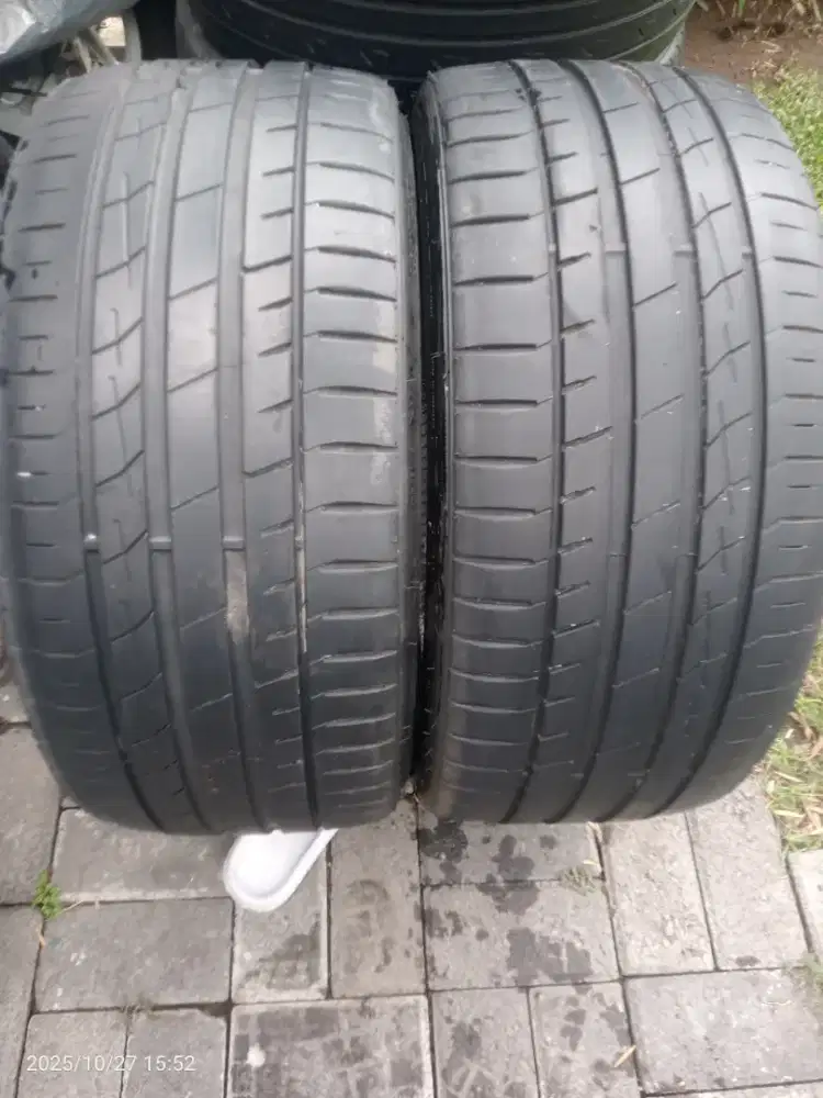 Ban bekas UK 245/30 R22