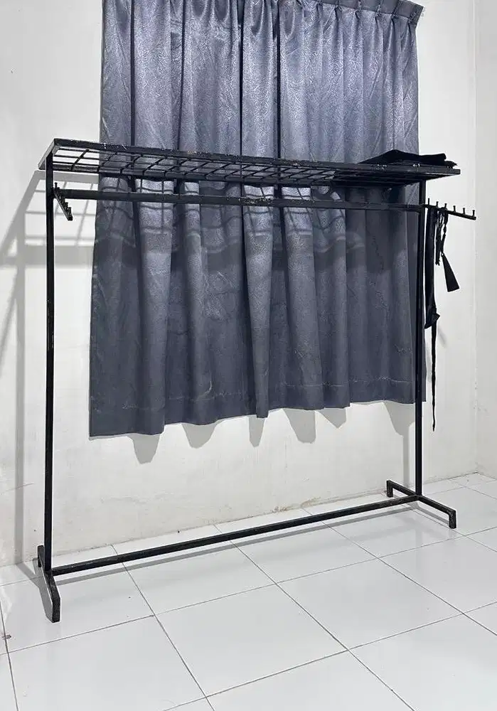 DIJUAL STAND HANGER (bahan besi)