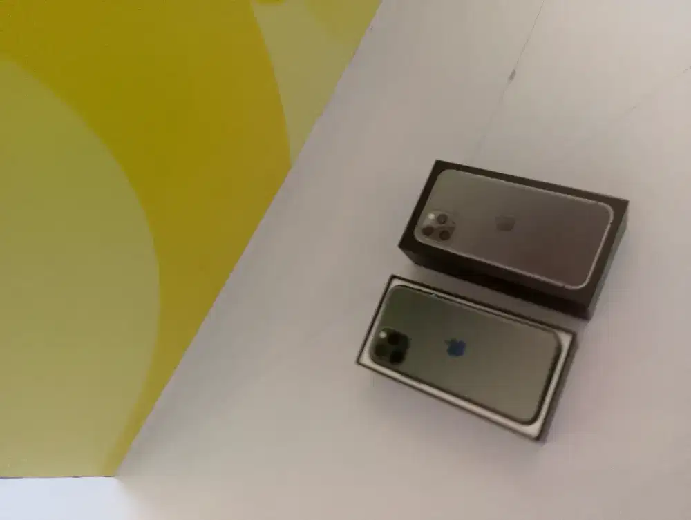 Iphone 11 pro max 256gb jaminan terang