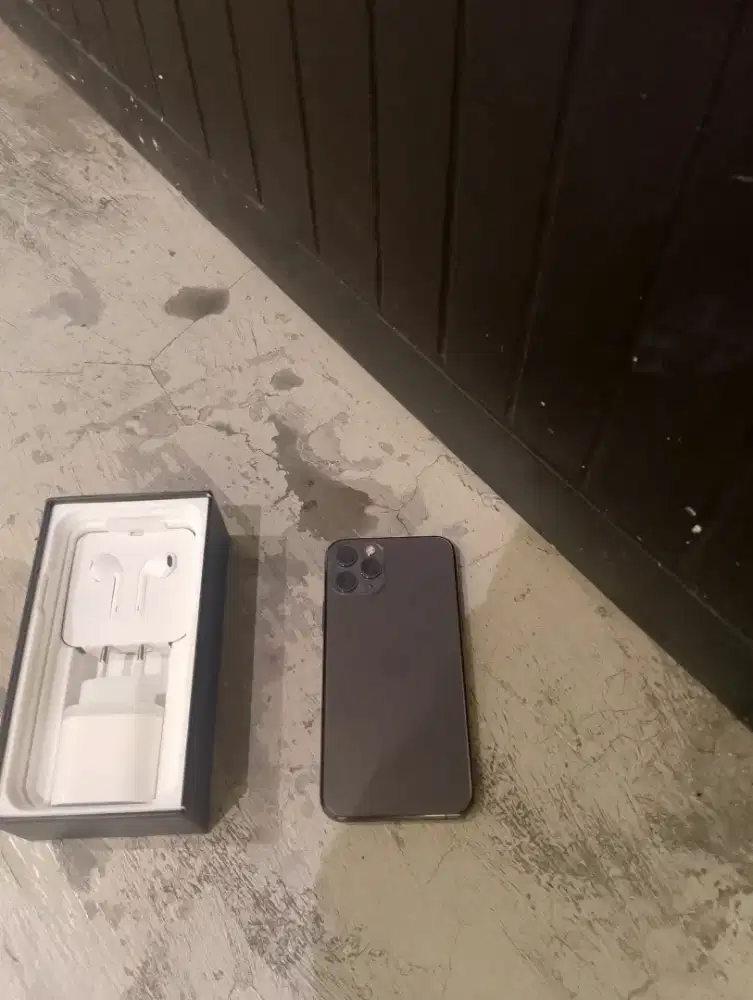 Iphone 11 pro max 256gb masih golongan baru