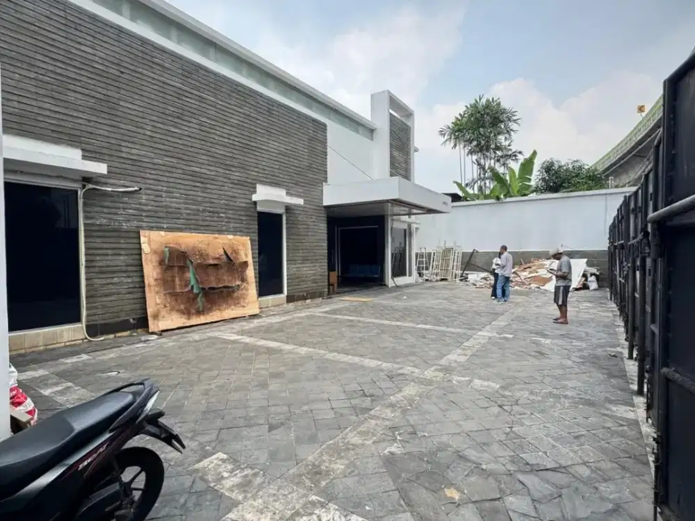 Dijual Ruang Usaha Di Komersil Area Kebayoran Baru Jakarta Selatan.