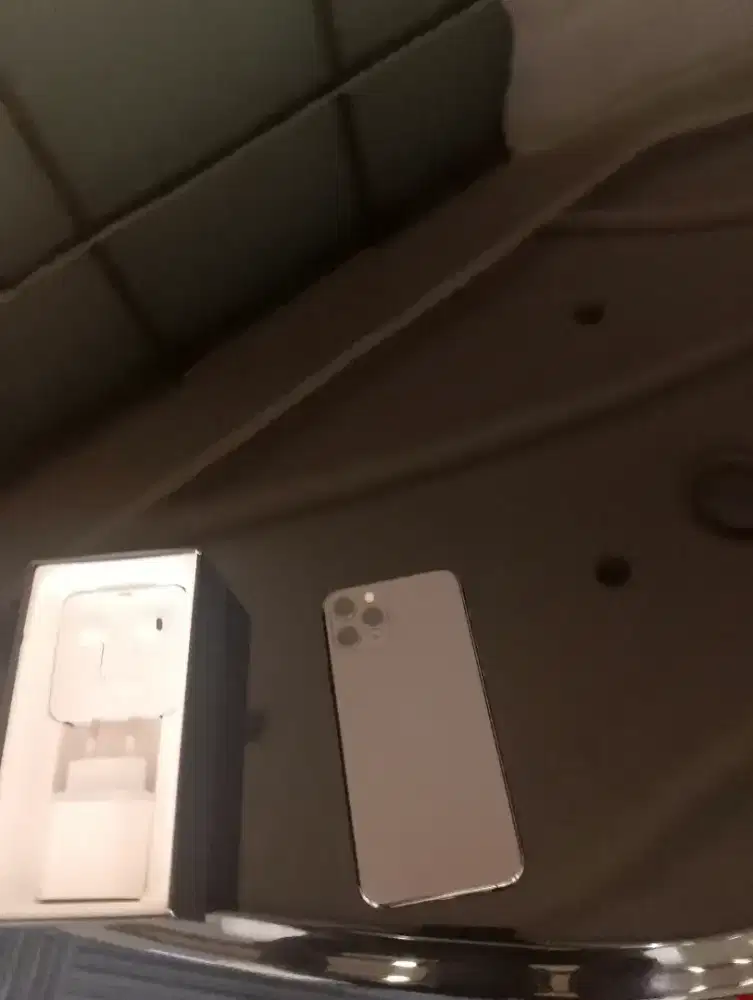 Iphone 11 pro max 256gb sekian masih baru ada