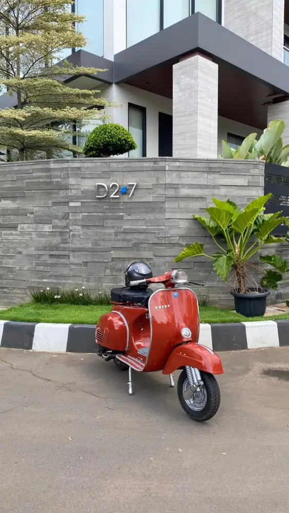 Vespa Super 1979 Merah Cabe