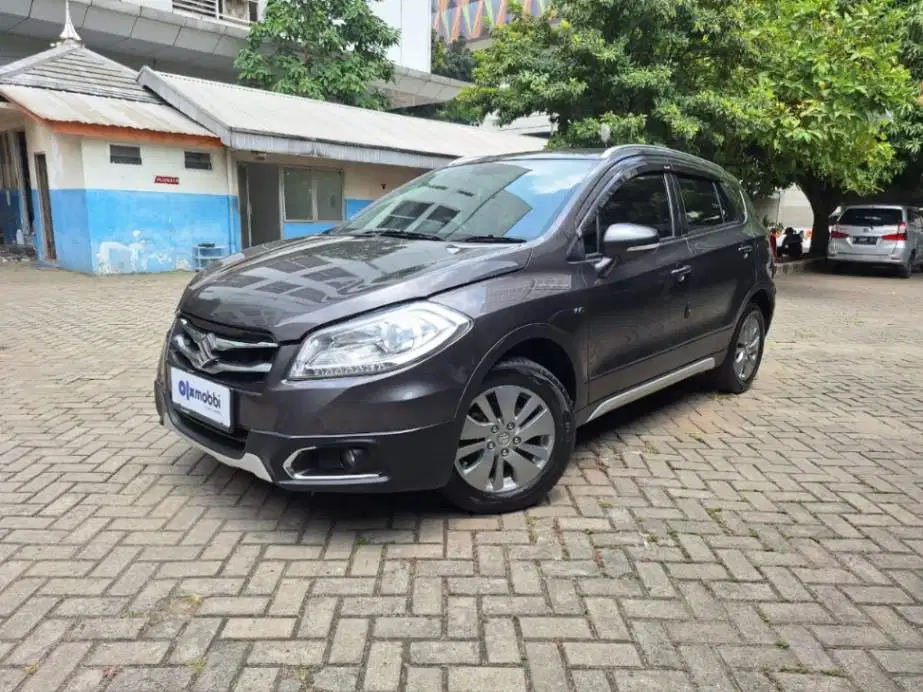 LOW DP Suzuki SX4 1.5 S-Cross Bensin-MT 2016 6PQ