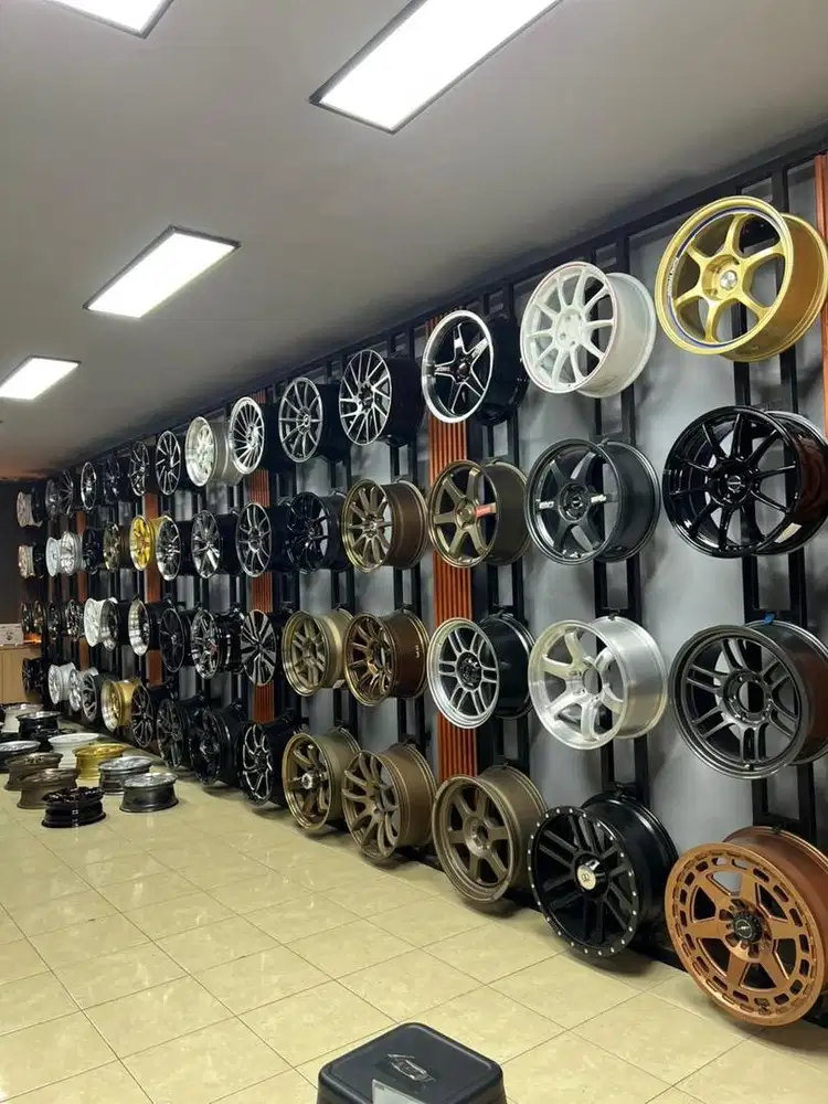 Velg Mobil ga perlu nabung! banyak promo