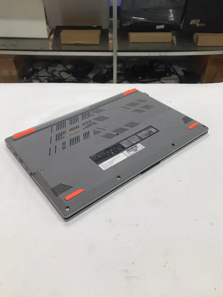 Asus vivobook Go E1404fa Ryzen 5 7520u 16gb LPDDR5 512GB 14in garansi