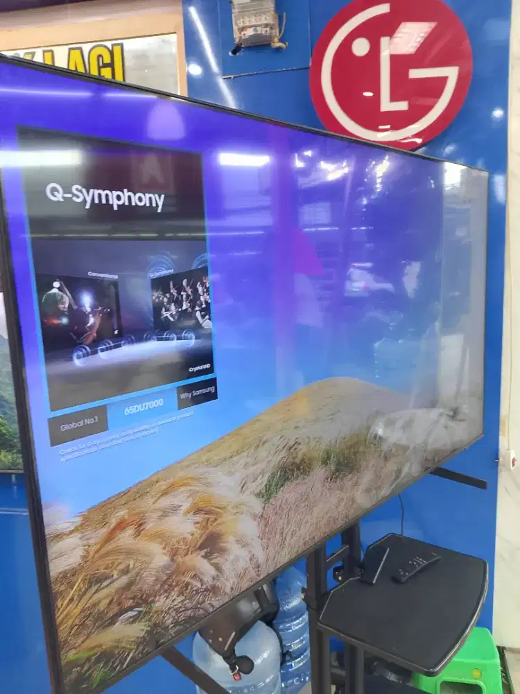 SEMART TV SAMSUNG 65 INCH SERI DU 7000 DAN STENDING BEREKET