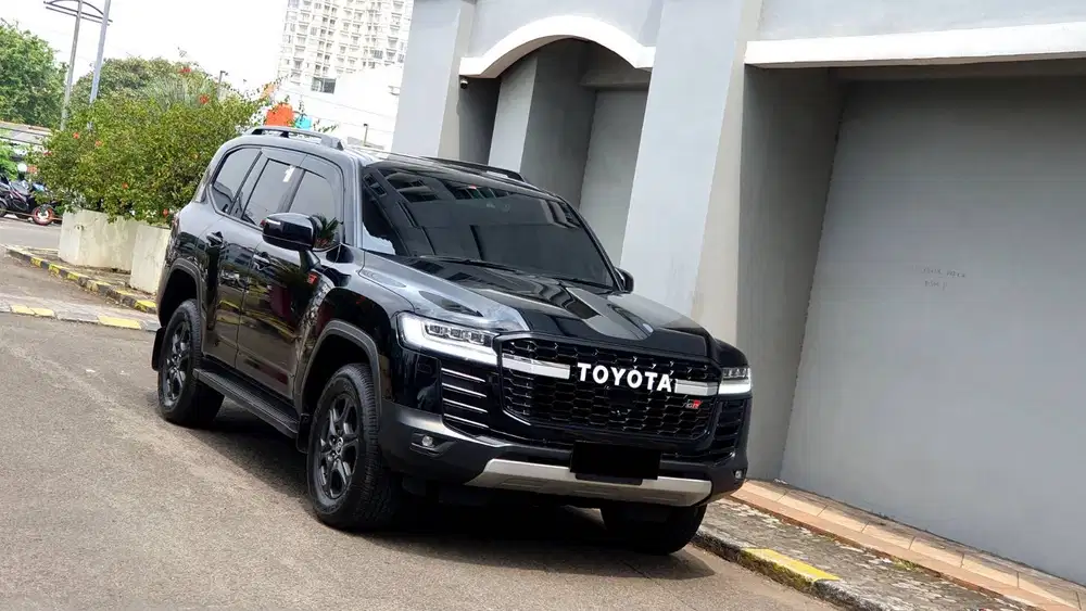 [ GARANSI 5TH ] Toyota Land Cruiser LC 300 4x4 GR Sport AT 2024/2025