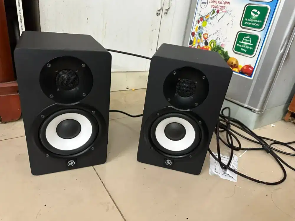 Speaker Yamaha HS5