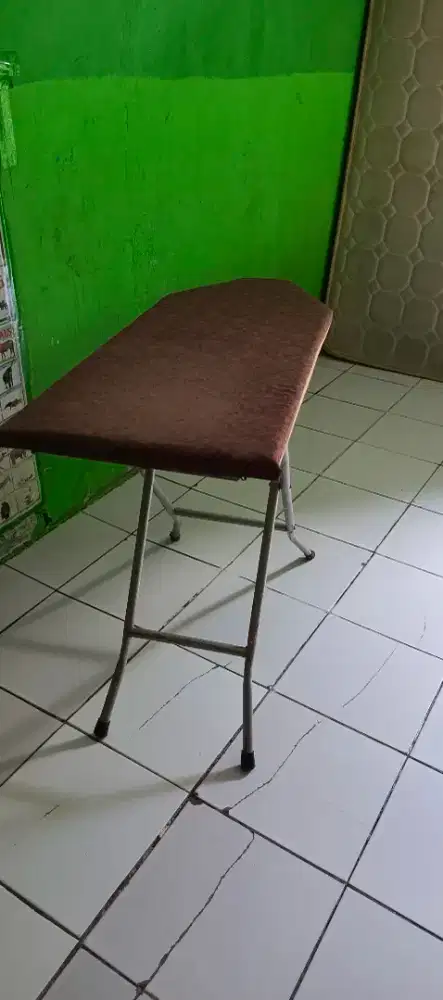 MEJA SETRIKA Almunium