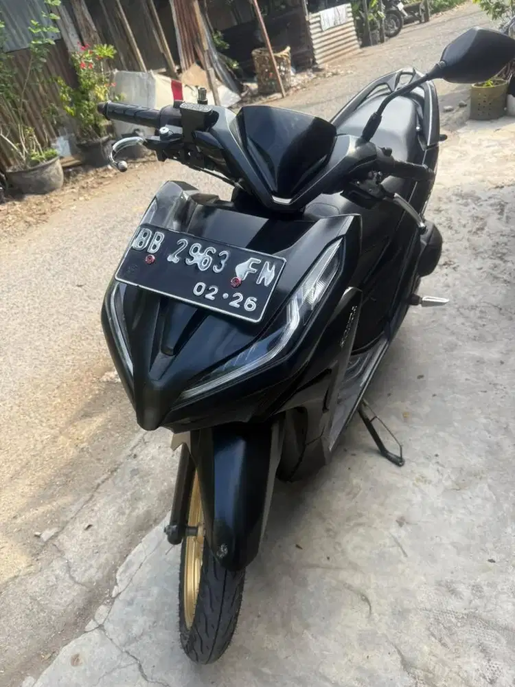 Vario 150cc warna hitam