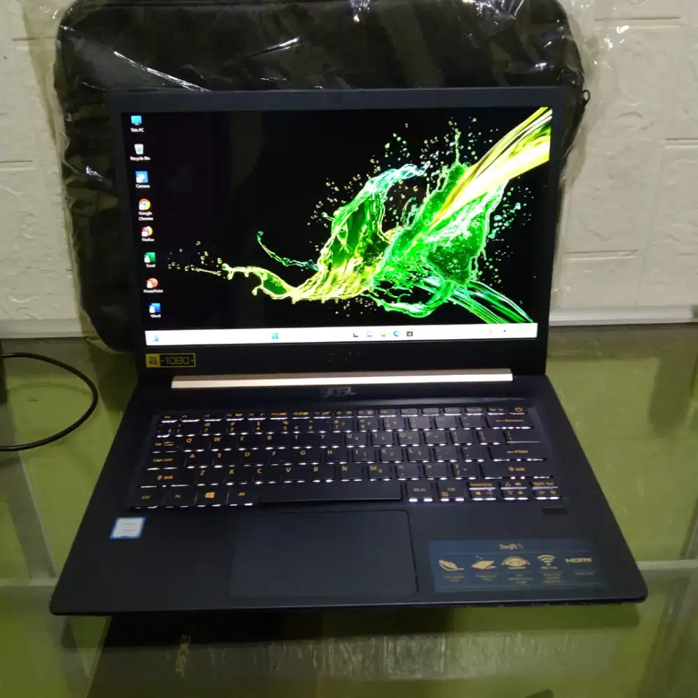 Laptop Acer Swift core i7 ram 8gb sdd nvme 256gb layar sentuh fhd