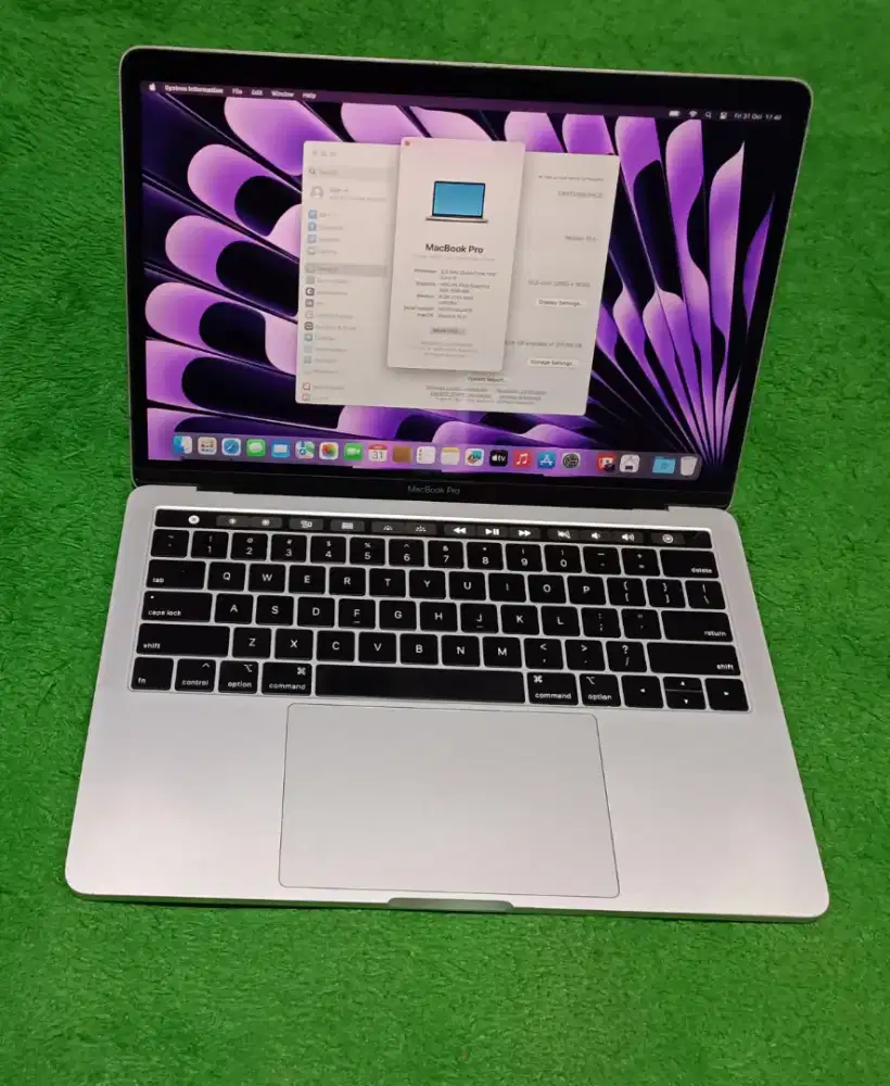 Apple Macbook Pro 2018 Intel i5 8/256 Silver Touchbar Mulus Murah