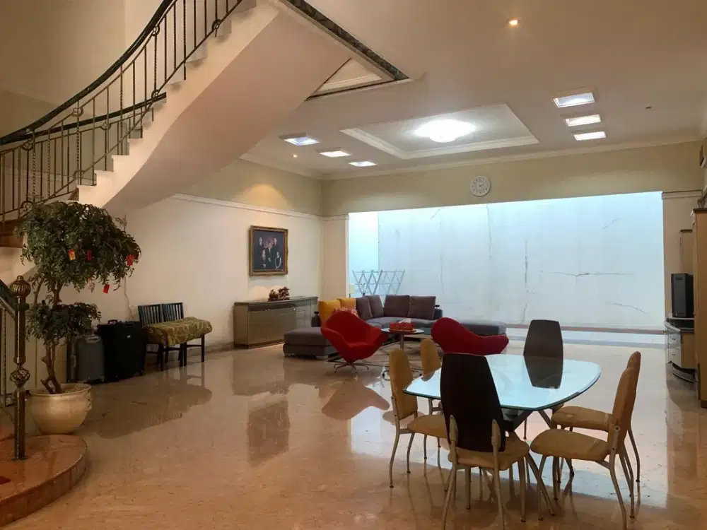 Dijual Rumah Bagus 2,5 lantai di Pluit, Luas 13x35m, HOOK