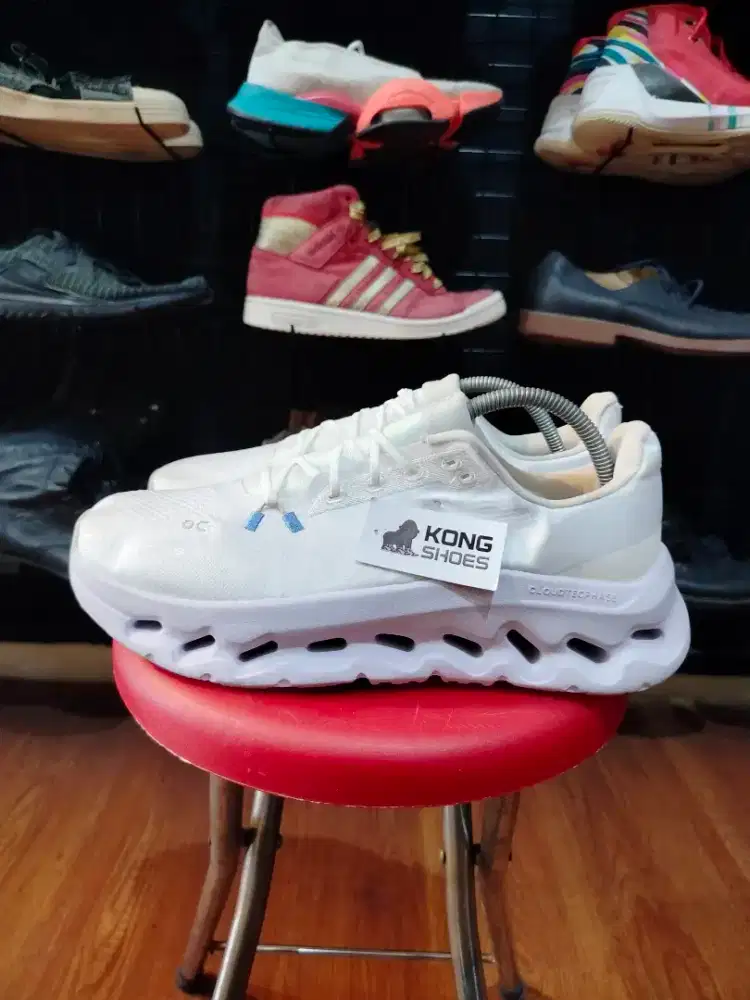 SEPATU ON CLOUD TLIT RUNNING ARCTIC ICE