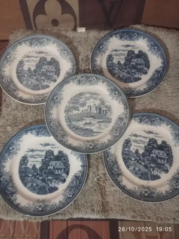 DIJUAL PIRING PAJANGAN ANTIQ/KUNO dari JOHSON FAMILY