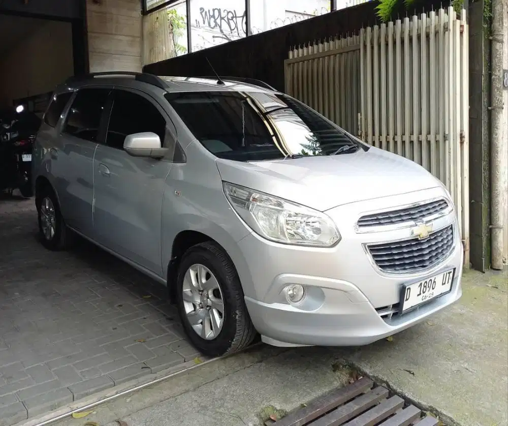SPIN LTZ 1.5 MANUAL 2014 KM 116rb RECORD CHEVROLET BANDUNG