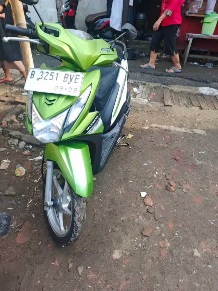 Beat FI 2013 ganteng siap nongki