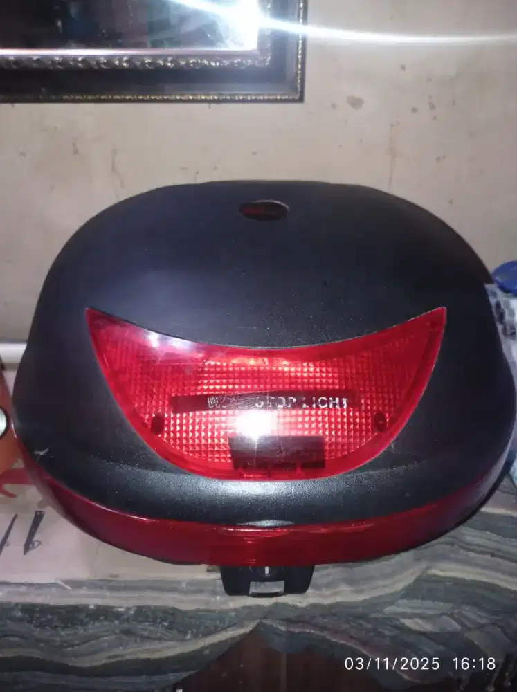 DIJUAL BOX BAGASI MOTOR MERK GOLDEN BOX,KOREA MOTOR