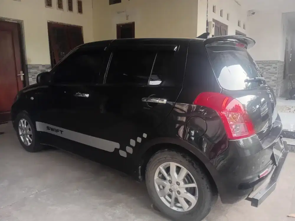 Dijual Swift ST 2012