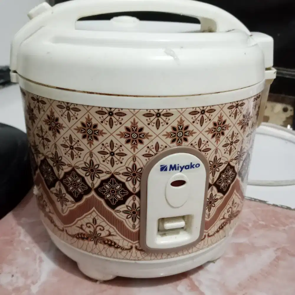 Rice cooker murah / rice cooker bekas / rice cooker Miyako 0.6 liter
