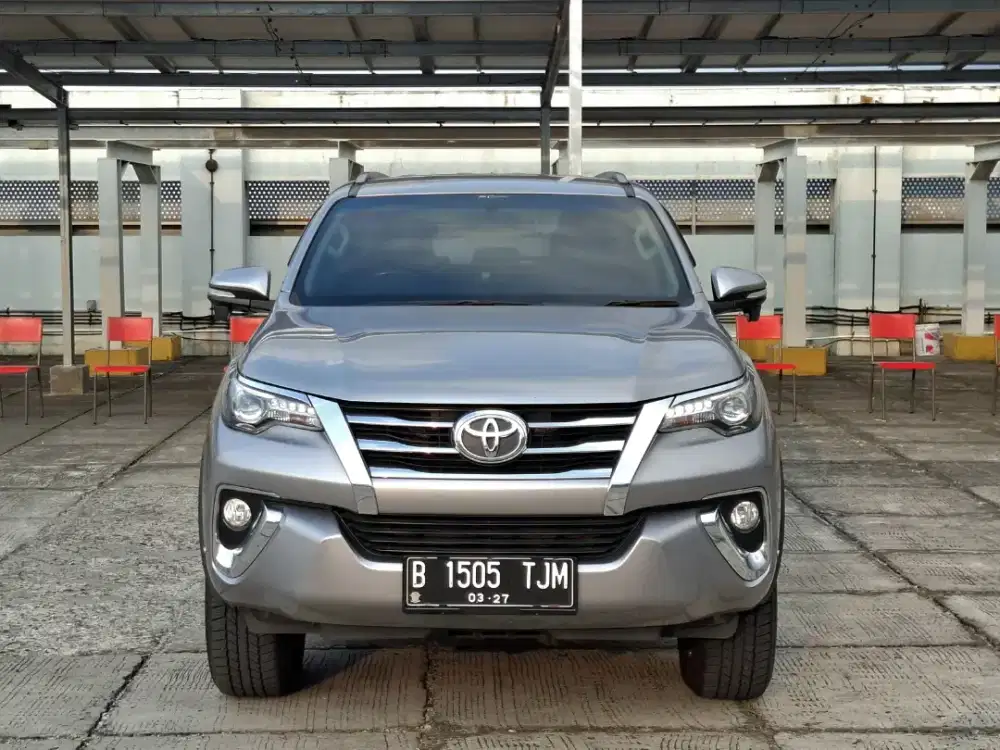 Toyota Fortuner VRZ 2.4 AT. Tahun 2017. Silver. Perfect cond