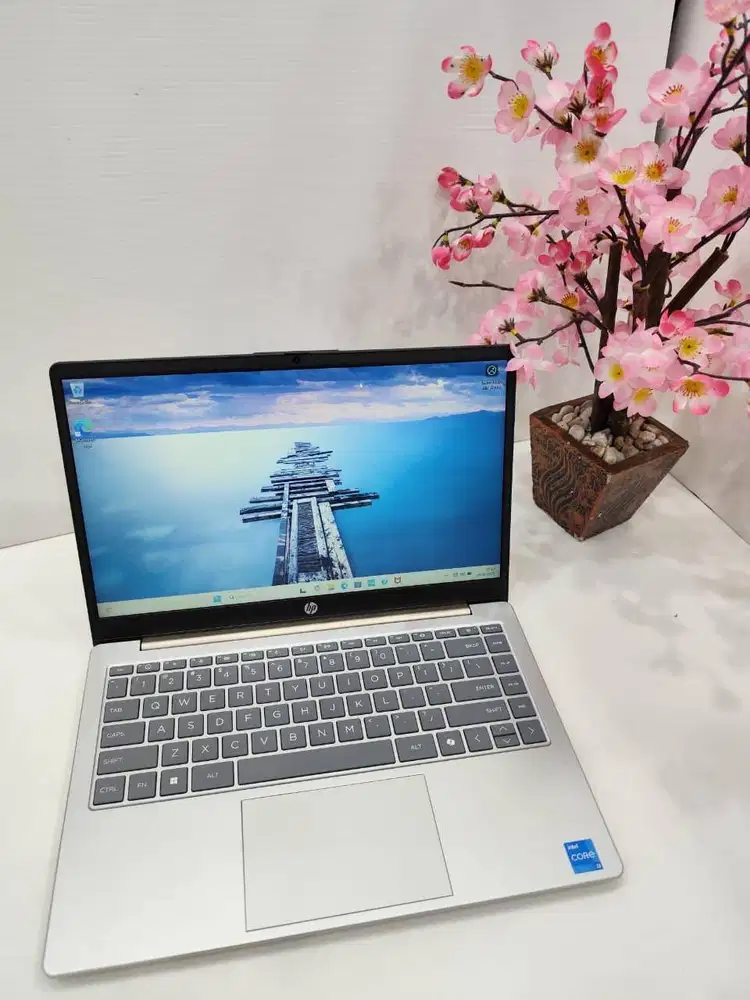 HP 14-ep0260TU/Core i3-1315U/8GB/512GB SSD/14″ FHD/Win 11 Home+OH2024+